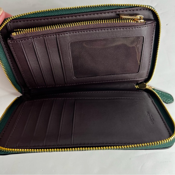 Coach Women’s Pebbled Leather Long Zip Around Wallet Emerald Green Maroon Int. - Picture 5 of 9